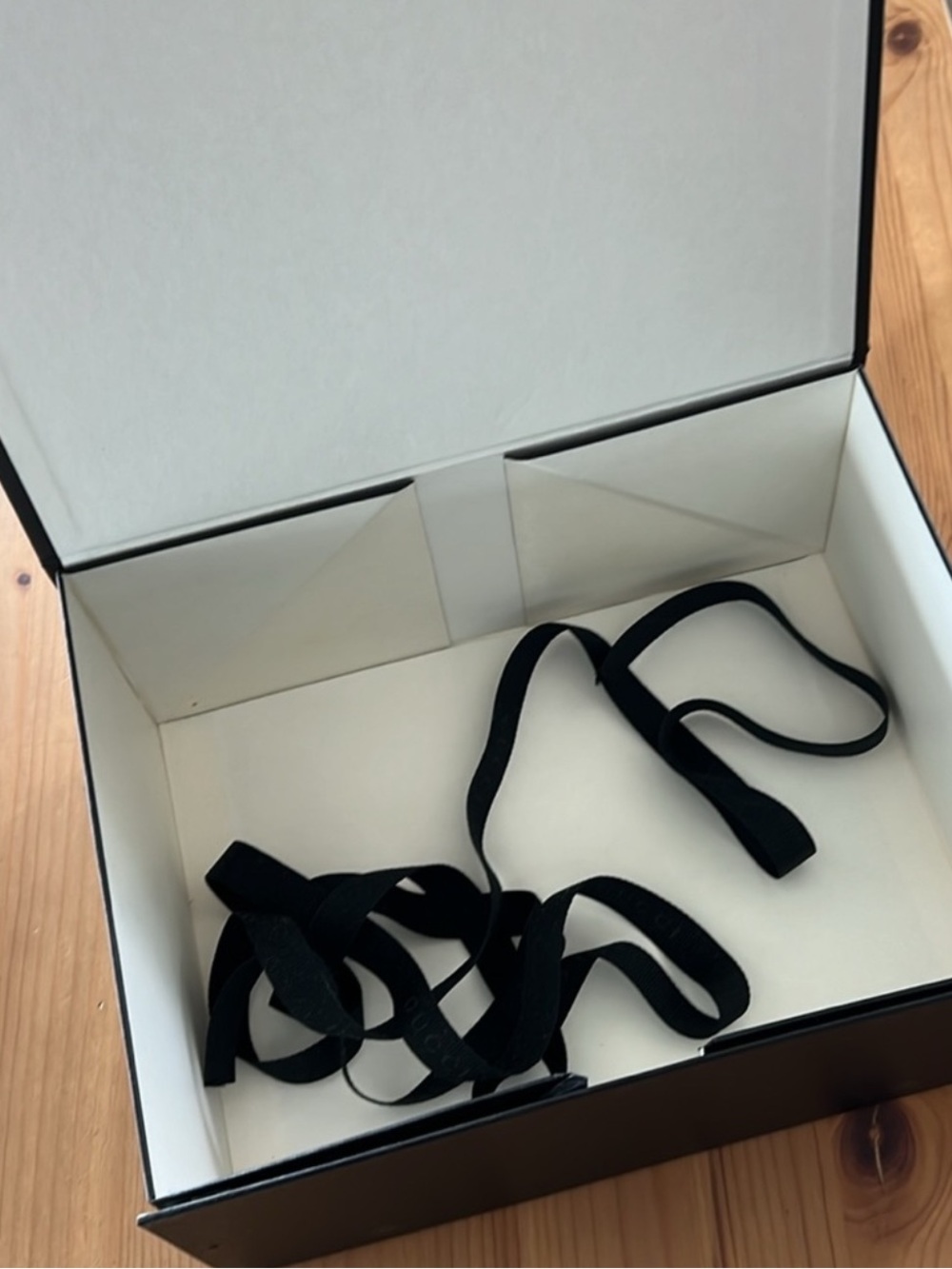 Gucci box - Picture 2 of 2
